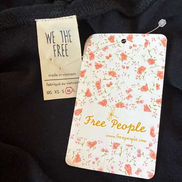 New FREE PEOPLE WE THE FREE Black Medium Long Bell Sleeve Lettuce Hem Crop Top‎ - Picture 7 of 11